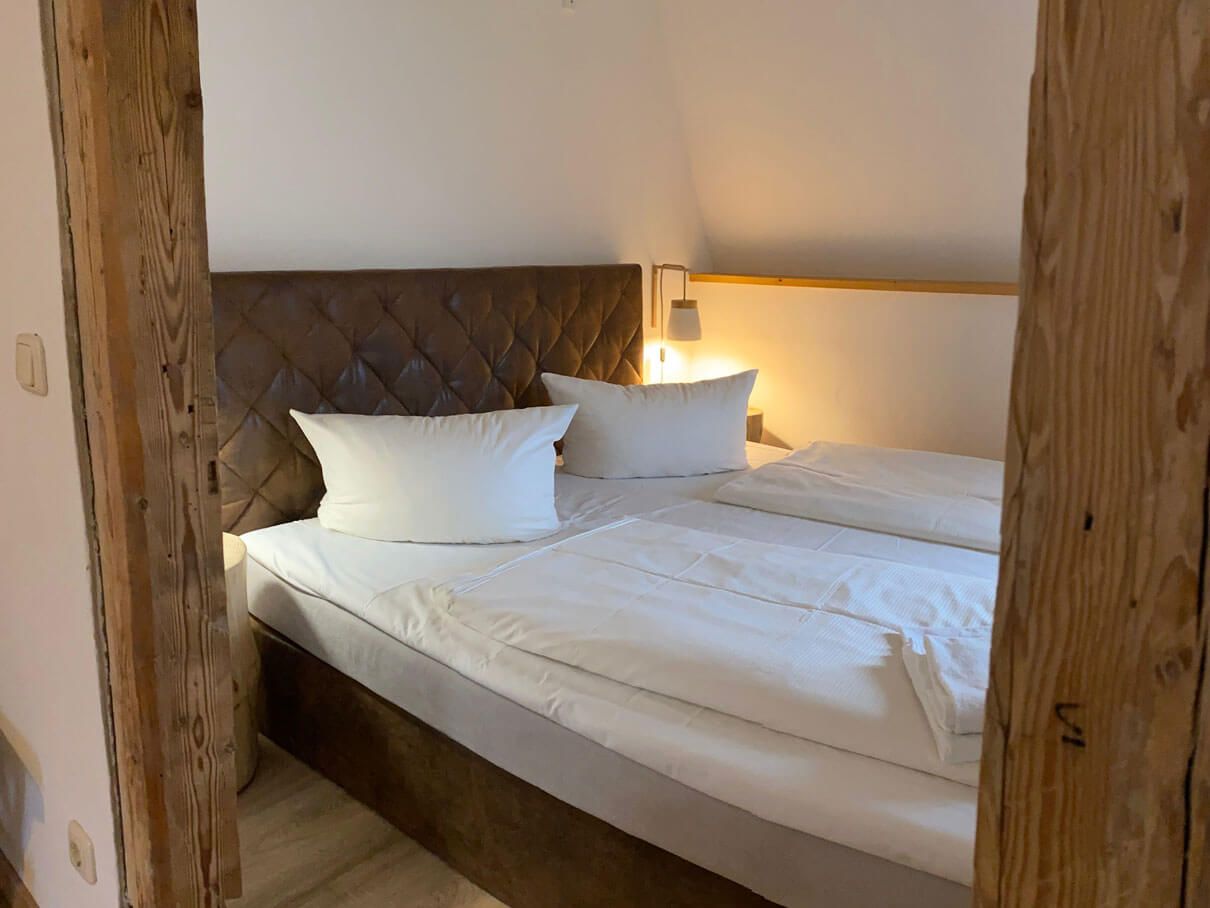 FASA-Lodge Appartment Obergeschoss Abgetrenntes Zimmer mit Doppelbett